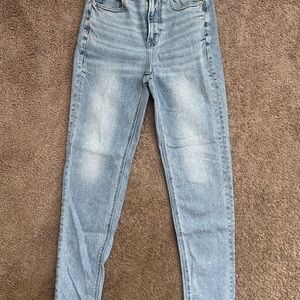 American Eagle Mom Straight Jeans